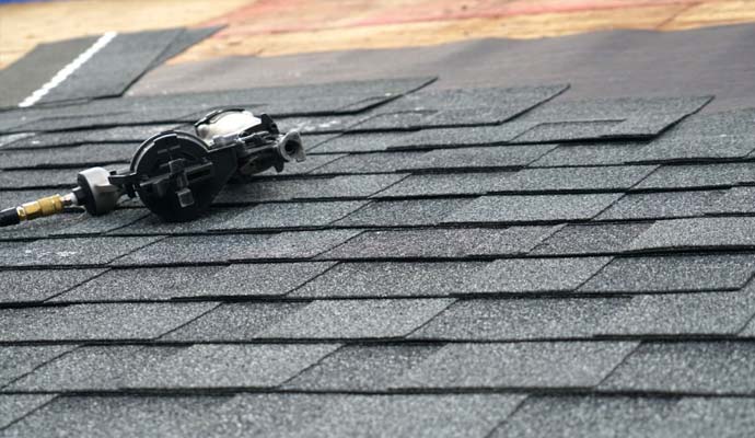 asphalt roofing replacement